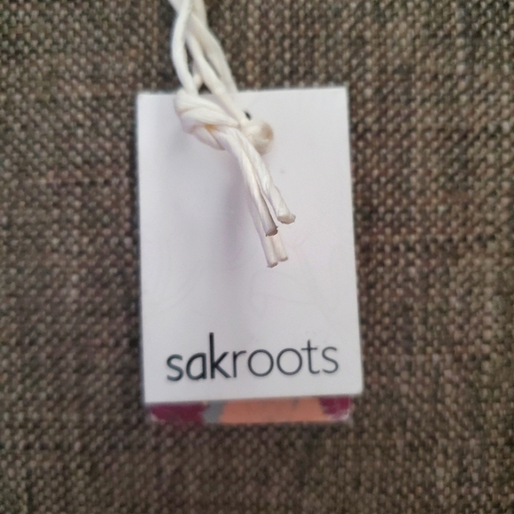 Sakroots floral PVC zip-around wallet in black peony, NWT - Picture 11 of 12